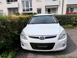 Weiß Gebraucht 2008 Hyundai i30 Kombi | 2.200 € (Fairer Preis)