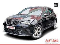 Mitternachtsschwarz Gebraucht 2024 Seat Arona FR SUV | 21.950 € (Fairer Preis)