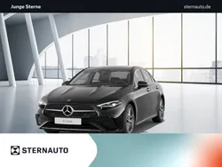 Schwarz Gebraucht 2023 Mercedes A250 AMG line Limousine | 36.890 € (Fairer Preis)