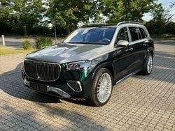 Schwarz Neu 2025 Mercedes GLS600 Maybach Active SUV | 240.900 € (Teuer)