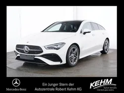 Polarweiß Gebraucht 2024 Mercedes CLA200 AMG Kombi | 33.989 € (Fairer Preis)