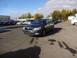 Grau Gebraucht 2009 Skoda Octavia Ambiente Kombi | 2.400 € (Fairer Preis)