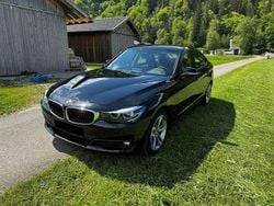 Schwarz Gebraucht 2019 BMW 330 Advantage Limousine | 25.800 € (Fairer Preis)