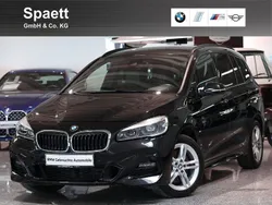 Saphirschwarz Gebraucht 2021 BMW 220 Gran Tourer M Sport Van / Kleinbus | 26.500 € (Etwas zu teuer)