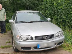Silber Gebraucht 2001 Toyota Corolla Kleinwagen | 650 € (Fairer Preis)