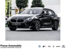 Saphirschwarz Neu 2025 BMW 120 M Sport Kleinwagen | 41.490 € (Etwas zu teuer)