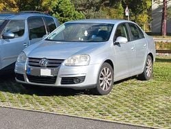 Silber Gebraucht 2005 VW Jetta Comfortline Limousine | 3.500 € (Etwas zu teuer)