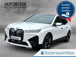 Weiss Gebraucht 2022 BMW iX Sport Line SUV | 44.021 € (Fairer Preis)