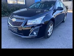 Schwarz Gebraucht 2012 Chevrolet Cruze Kombi | 1.300 €