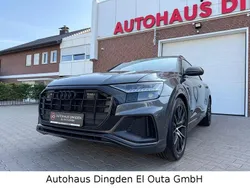 Grau Gebraucht 2022 Audi Q8 Competition SUV | 57.950 € (Fairer Preis)