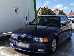Blau Gebraucht 1996 BMW 318 Limousine | 4.900 €