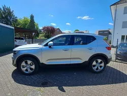 Silber Gebraucht 2018 Volvo XC40 Momentum SUV | 34.599 € (Teuer)