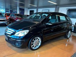 Schwarz Gebraucht 2006 Mercedes B200 Avantgarde Van / Kleinbus | 9.790 € (Teuer)