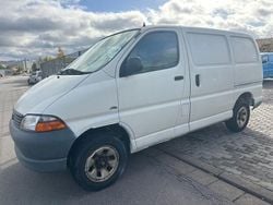 Weiß Gebraucht 2002 Toyota HiAce Van | 3.300 € (Fairer Preis)