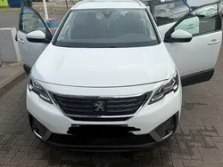 Weiß Gebraucht 2019 Peugeot 5008 Crossway Van / Kleinbus | 15.900 € (Guter Preis)