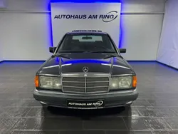 Schwarz metallic Gebraucht 1993 Mercedes 190 Sportline Limousine | 18.999 €