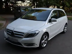 Weiß Gebraucht 2013 Mercedes B180 Van / Kleinbus | 10.500 € (Fairer Preis)
