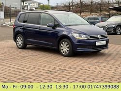 Blau Gebraucht 2016 VW Touran Comfortline Van / Kleinbus | 11.999 € (Fairer Preis)