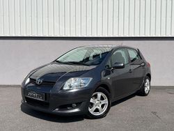 Grau Gebraucht 2009 Toyota Auris Sol Limousine | 3.790 € (Etwas zu teuer)