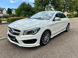 Weiß Gebraucht 2015 Mercedes CLA180 AMG line Limousine | 17.399 € (Fairer Preis)