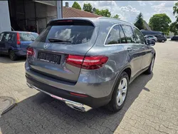 Grau Gebraucht 2017 Mercedes GLC220 SUV | 21.750 € (Fairer Preis)