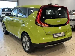 Grün Gebraucht 2021 Kia Soul EV Edition 7 SUV | 14.000 € (Superpreis)