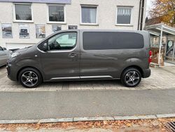 Grau Gebraucht 2017 Peugeot Traveller Active Van / Kleinbus | 21.900 € (Guter Preis)