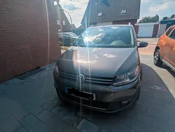 Grau Gebraucht 2014 VW Touran Van / Kleinbus | 9.000 € (Fairer Preis)