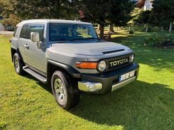 Grau Gebraucht 2024 Toyota FJ Cruiser SUV | 59.900 €
