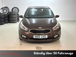 Braun Gebraucht 2014 Kia Ceed Limousine | 8.300 € (Fairer Preis)