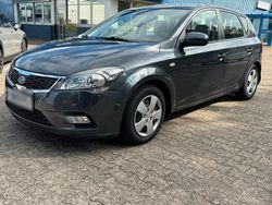 Grau Gebraucht 2010 Kia Ceed Kleinwagen | 4.599 € (Guter Preis)