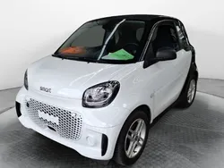 Schwarz Gebraucht 2022 Smart ForTwo Electric Drive Coupé | 9.799 € (Guter Preis)