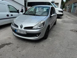 Silber Gebraucht 2006 Renault Clio II Dynamique Kleinwagen | 1.600 € (Fairer Preis)