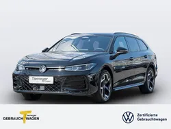 Schwarz Gebraucht 2024 VW Passat R-line Kombi | 47.440 €