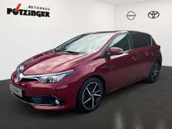 Red metallic Gebraucht 2017 Toyota Auris Hybrid Edition-S Limousine | 15.890 € (Fairer Preis)