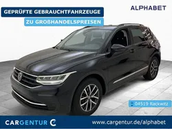 Deep black perleffekt (metallic) Gebraucht 2022 VW Tiguan Life SUV | 24.807 € (Guter Preis)
