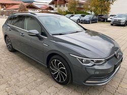 Grau Gebraucht 2021 VW Golf VIII Style Limousine | 22.900 € (Fairer Preis)