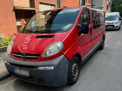 Rot Gebraucht 2006 Opel Vivaro Van | 2.800 €