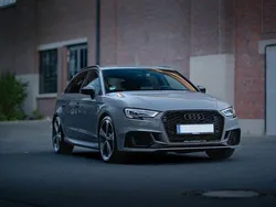 Grau Gebraucht 2019 Audi RS3 Ambiente Kleinwagen | 46.000 € (Etwas zu teuer)
