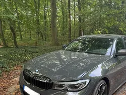 Grau Gebraucht 2020 BMW 330 Sport Line Limousine | 29.900 € (Etwas zu teuer)