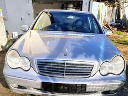 Grau Gebraucht 2001 Mercedes C180 Elegance Limousine | 2.800 € (Fairer Preis)