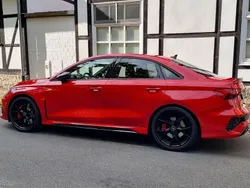 Rot Gebraucht 2023 Audi RS3 Premium Kleinwagen | 63.990 € (Fairer Preis)