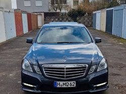 Grau Gebraucht 2013 Mercedes E200 Avantgarde Limousine | 17.999 € (Etwas zu teuer)