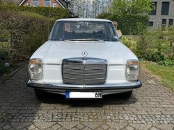Weiß Gebraucht 1973 Mercedes 220 Limousine | 13.299 €