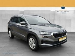 Graphitegrau (metallic) Gebraucht 2024 Skoda Karoq Selection SUV | 31.690 € (Guter Preis)