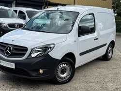 Weiß Gebraucht 2020 Mercedes Citan 108 Van / Kleinbus | 11.950 € (Fairer Preis)