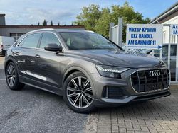 Grau Gebraucht 2021 Audi Q8 Sport SUV | 53.800 € (Guter Preis)