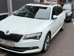 Weiß Gebraucht 2017 Skoda Superb Kombi | 14.899 € (Fairer Preis)