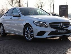Weiß Gebraucht 2019 Mercedes C300e Avantgarde Limousine | 29.999 € (Fairer Preis)