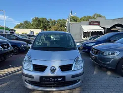 Grau Gebraucht 2007 Renault Modus Van / Kleinbus | 4.599 € (Fairer Preis)